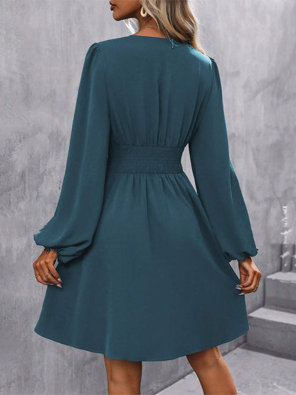 Bella - Elegant Pleated Midi Dress