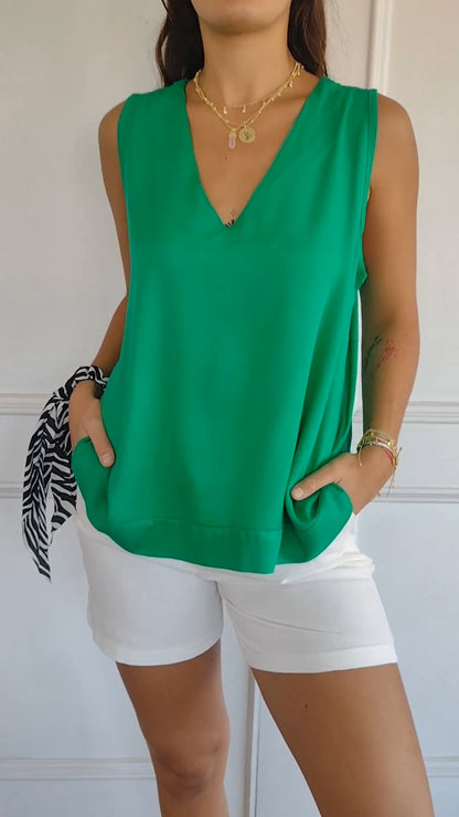 Nellie | Elegant sleeveless top with a V-neck
